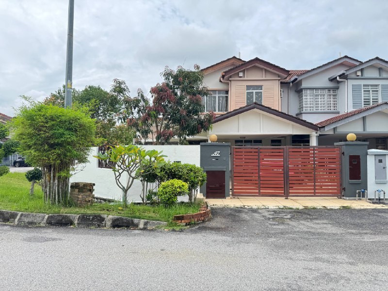 2 Storey Corner Lot – Putra Tropika, Bandar Seri Putra — gambar 1
