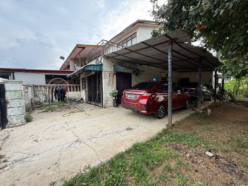 FOR SALE | DOUBLE STOREY CORNER LOT – TENGKU AMPUAN NAJIHAH (TENANTED — gambar 1