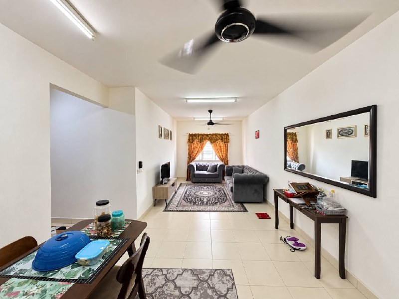 De Bayu 2 Apartment Seksyen U13 Setia Alam Shah Alam Freehold 2 Covered Car Parks Below Market RM70K — gambar 1